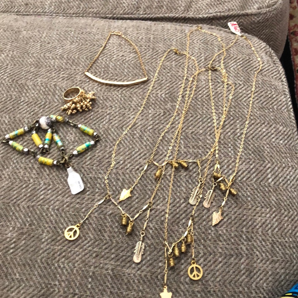 Assorted Jewelry 7 Pcs Retail $1000